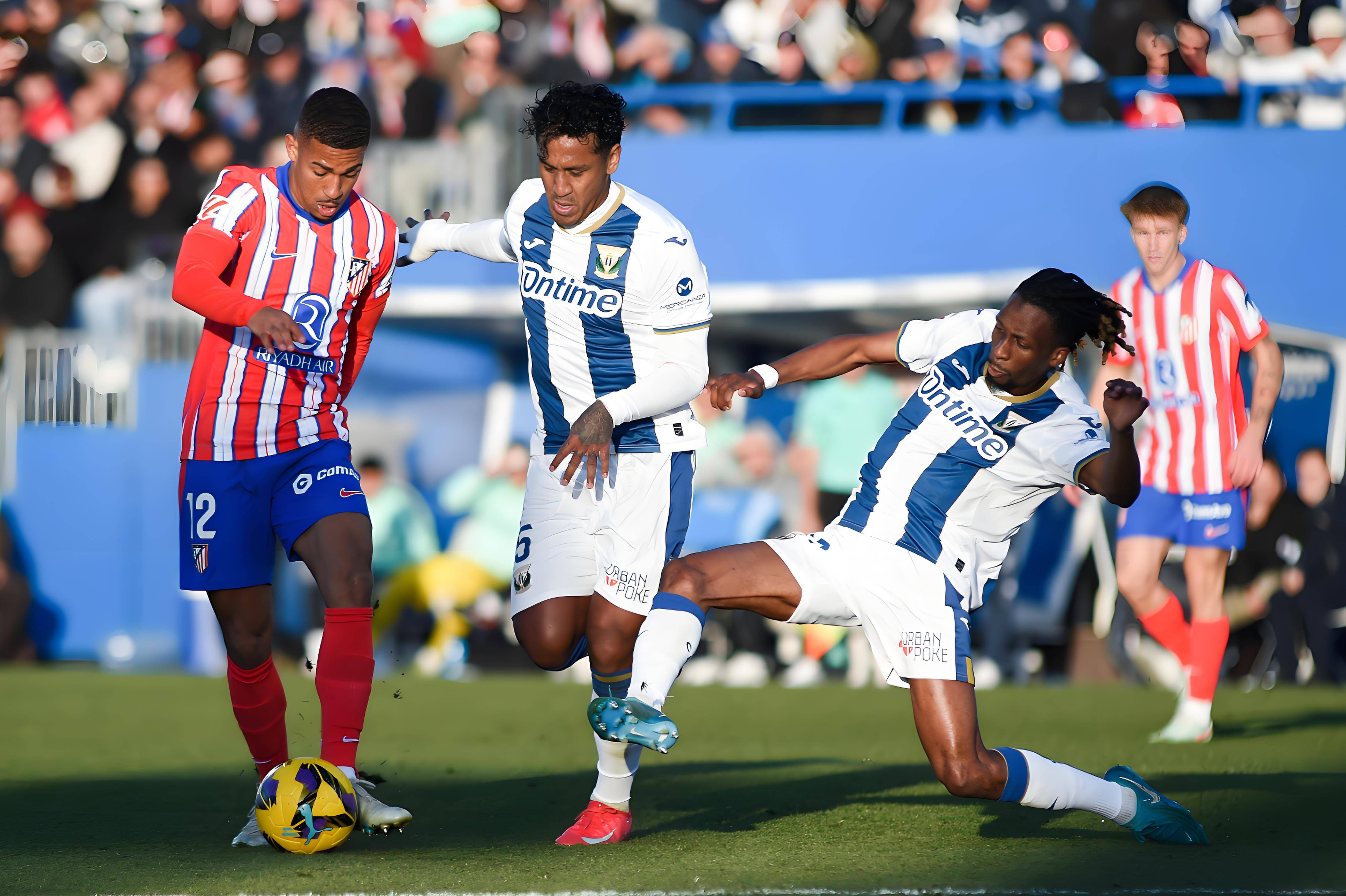 爱游戏下载-加时末段中超焦点战，阿贾克斯状态回暖，目标明确，资深球员宣示担当的简单介绍